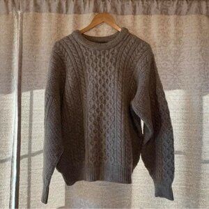 WOMEN SWEATER